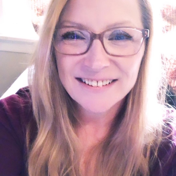 Meet your Posher, Lisa - Picture 1 of 1